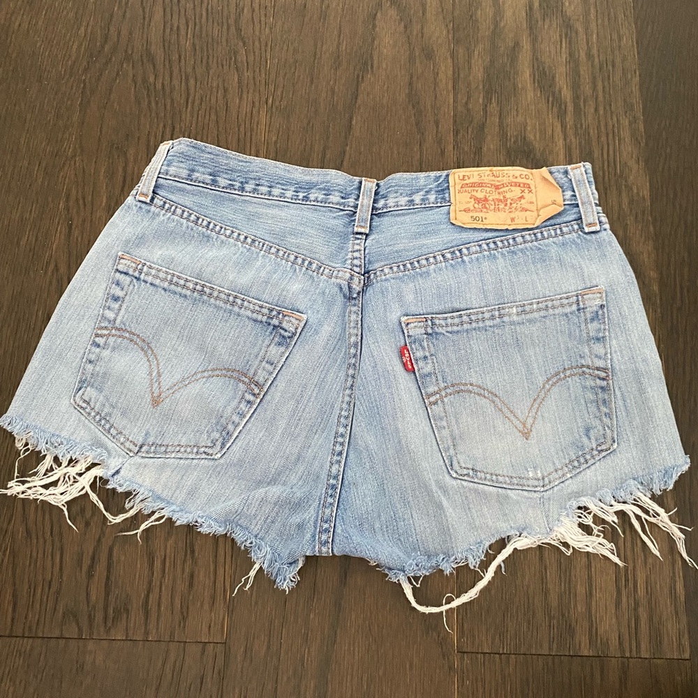Vintage light wash Levi’s shorts
